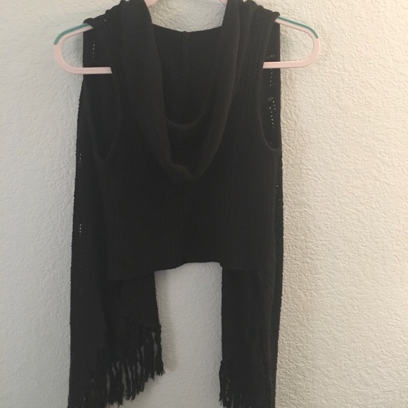 Black hooded vest - Picture 2 of 2